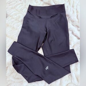 ALO AIRLIFT HIGH-WAIST CUTAWAY LEGGING